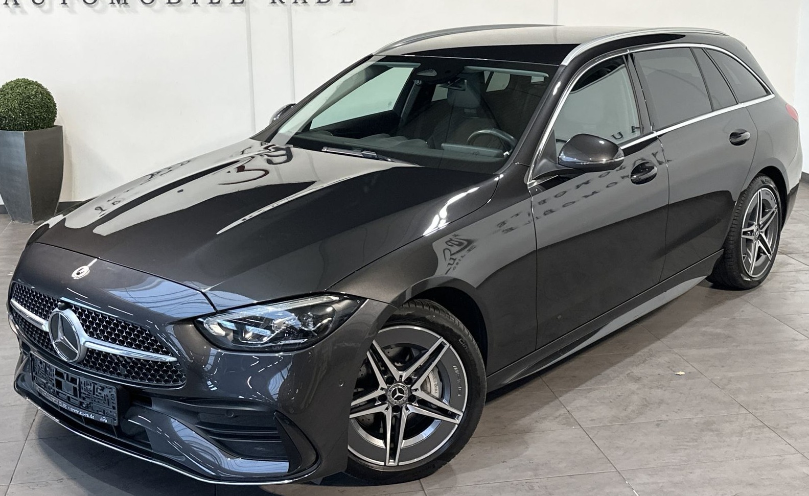 Mercedes-Benz C trieda Sedan