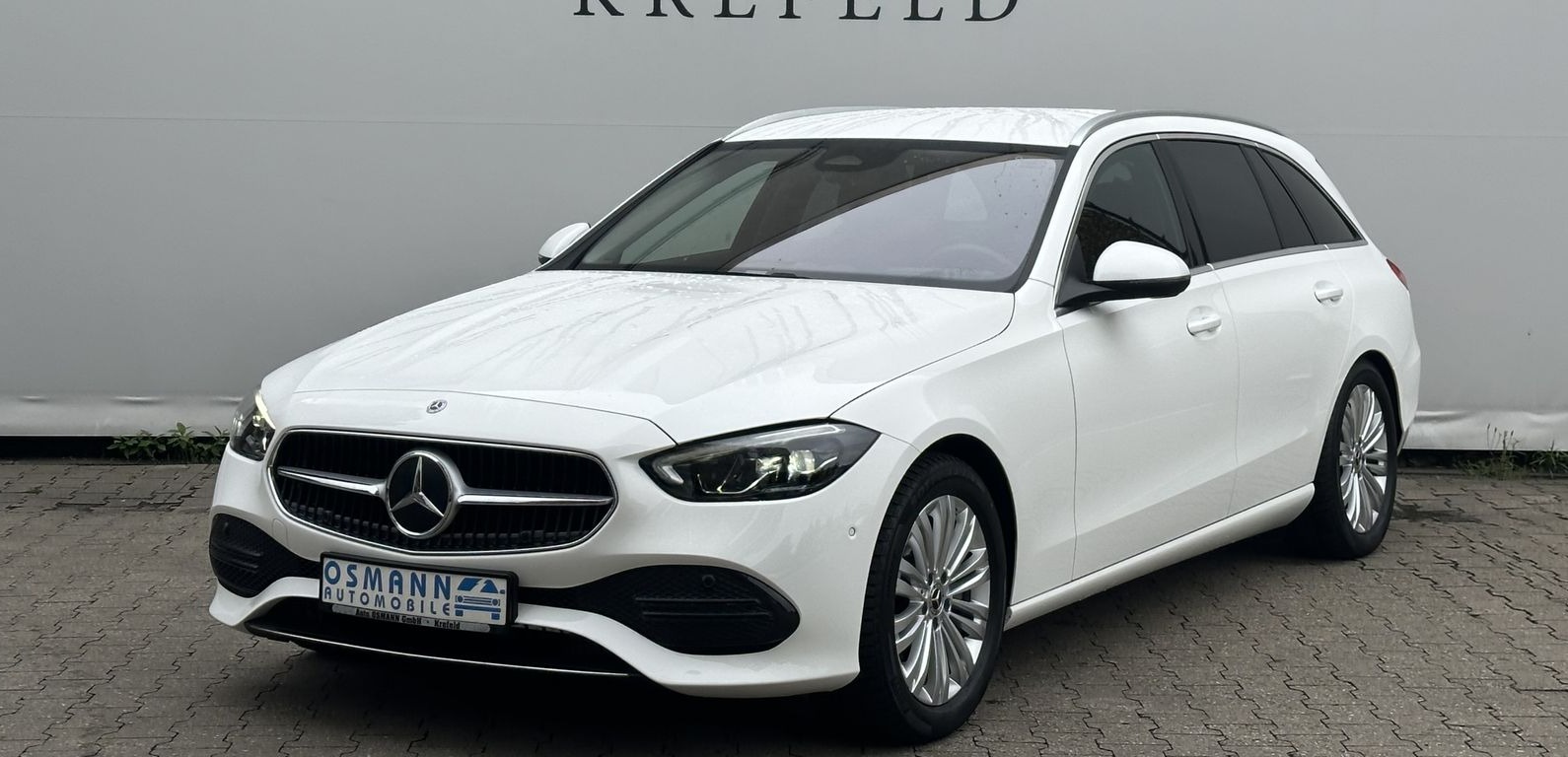 Mercedes-Benz C trieda Sedan