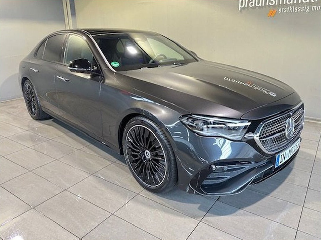 Mercedes-Benz E trieda Sedan