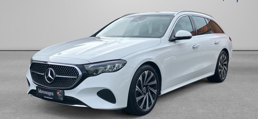 Mercedes-Benz E trieda Sedan